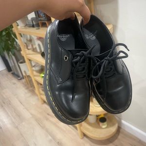 DR. MARTENS JARRICK LO SMOOTH LEATHER